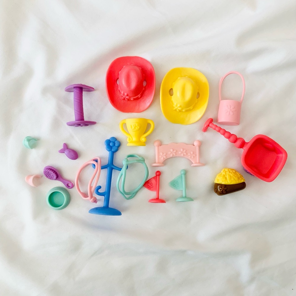 Littlest Pet Shop Raceabout Ranch LPS Horse Playset Accessories Toys